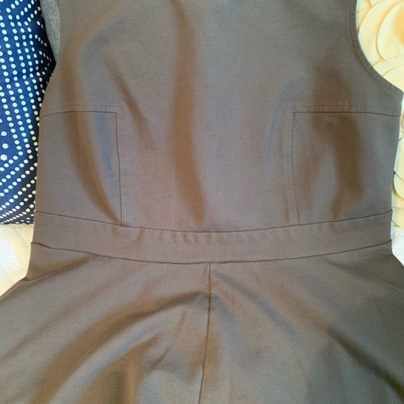 Sleeveless fit and flare dress - Picture 3 of 7